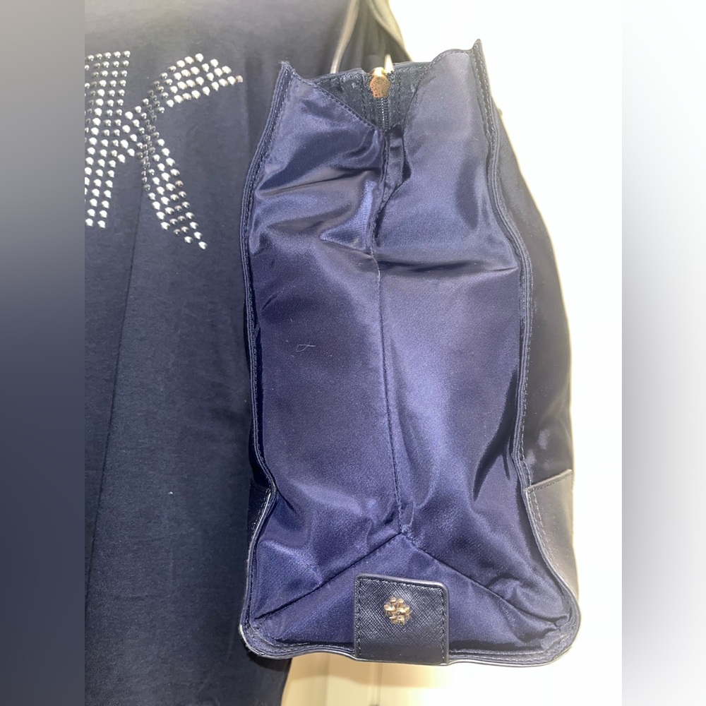 Tory Burch Navy Ella PACKABLE Tote - Picture 2 of 8